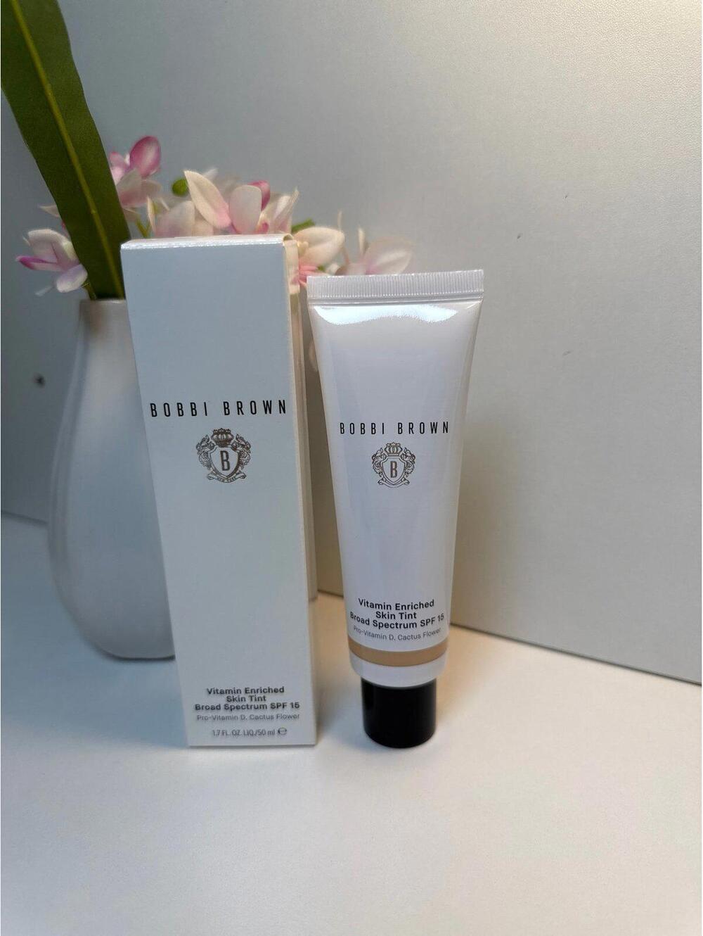 NEW BOBBI BROWN-light 1 Vitamin Enriched Skin Tinted Moisturizer SPF 15